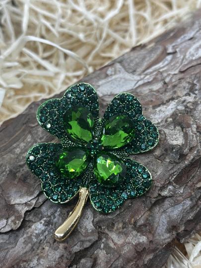 Shamrock on sale pins brooches